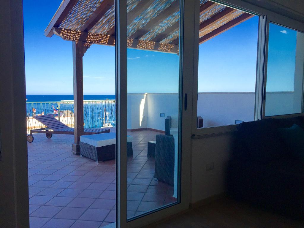 Solarium Achilles Apartment Giardini Naxos Ngoại thất bức ảnh